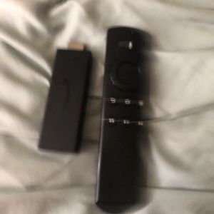 Amazon fire stick tv comes with controller